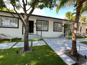 Stylish 2/1 centrally located!
